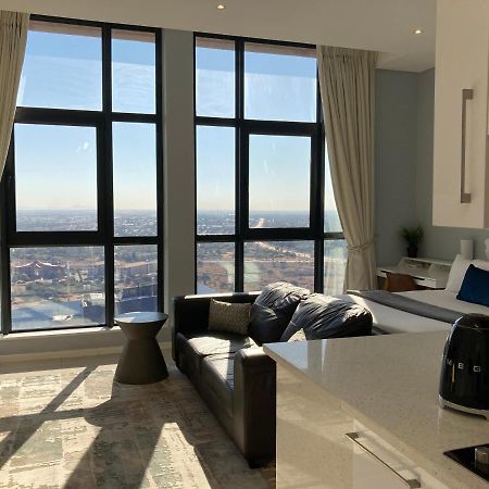 Urban Awe Apartment-Itowers 23Rd Floor Габороне Экстерьер фото