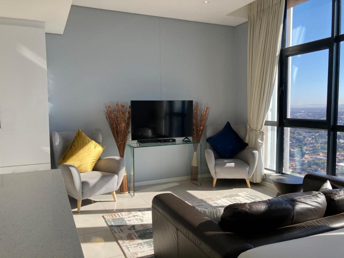 Urban Awe Apartment-Itowers 23Rd Floor Габороне Экстерьер фото