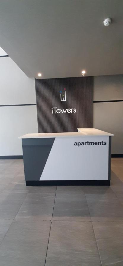 Urban Awe Apartment-Itowers 23Rd Floor Габороне Экстерьер фото